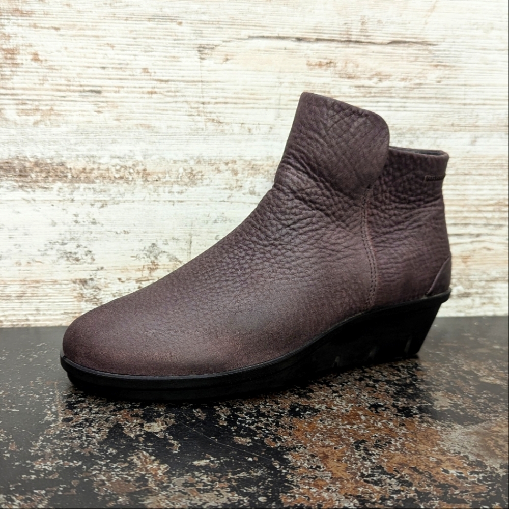Womens Ecco Wedge Booties Boots Sz 5 5.5 36 Used Purple Nubuck Leather Side Zip